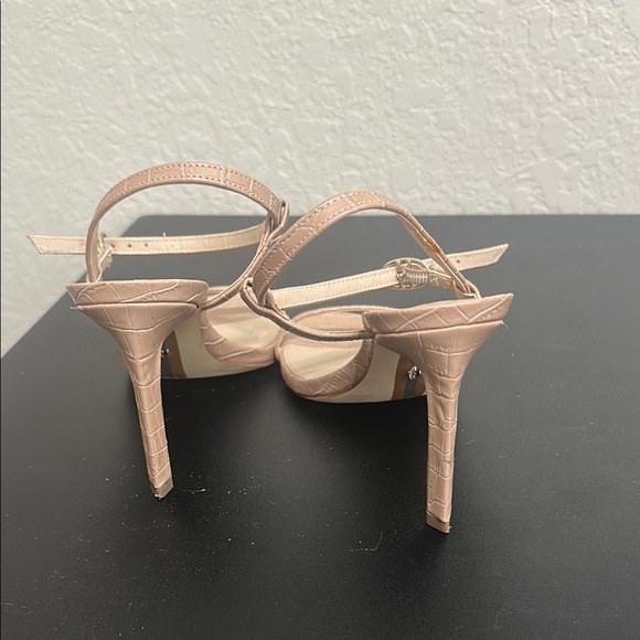 Elegant Nude Strappy Sam Edelman Heels - Picture 3 of 4